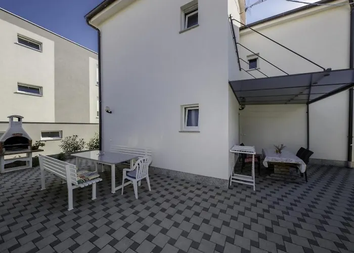 דירה In With Terrace, Air Conditioning, Wi-fi