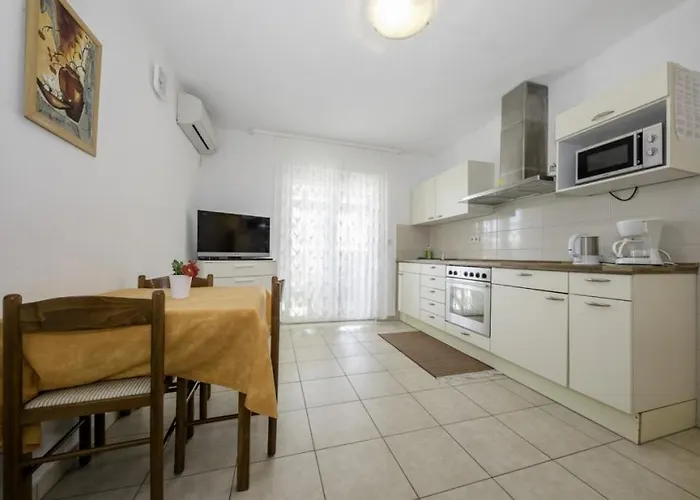 In With Terrace, Air Conditioning, Wi-fi *