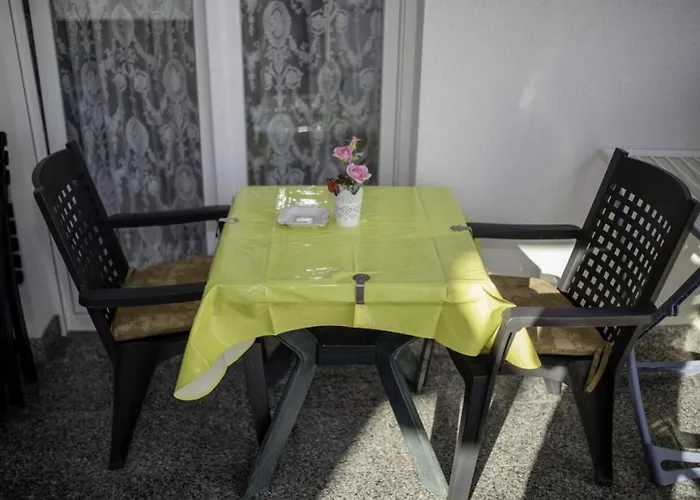 In With Terrace, Air Conditioning, Wi-fi *