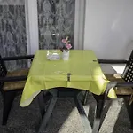 In With Terrace, Air Conditioning, Wi-fi *