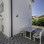 In With Terrace, Air Conditioning, Wi-fi Apartman *