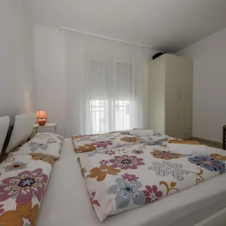 In With Terrace, Air Conditioning, Wi-fi Apartment *