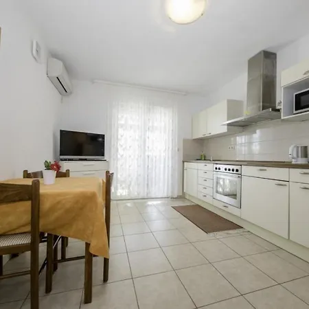 In With Terrace, Air Conditioning, Wi-fi *