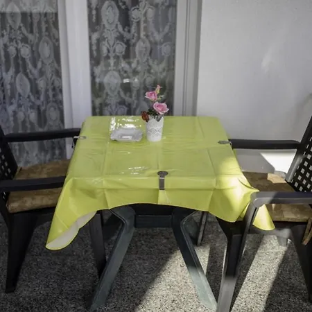 In With Terrace, Air Conditioning, Wi-fi *