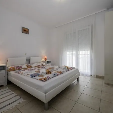 In With Terrace, Air Conditioning, Wi-fi * Lopar