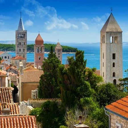 In With Terrace, Air Conditioning, Wi-fi *